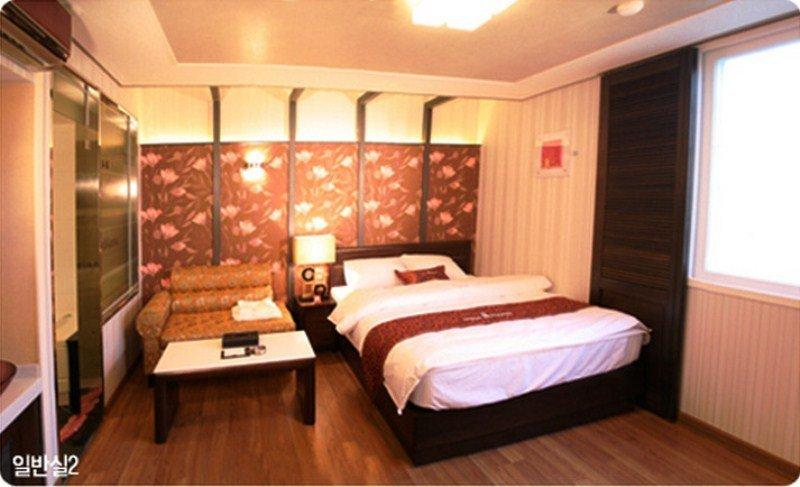 גייאונגג'ו N Motel Mg Stay מראה חיצוני תמונה